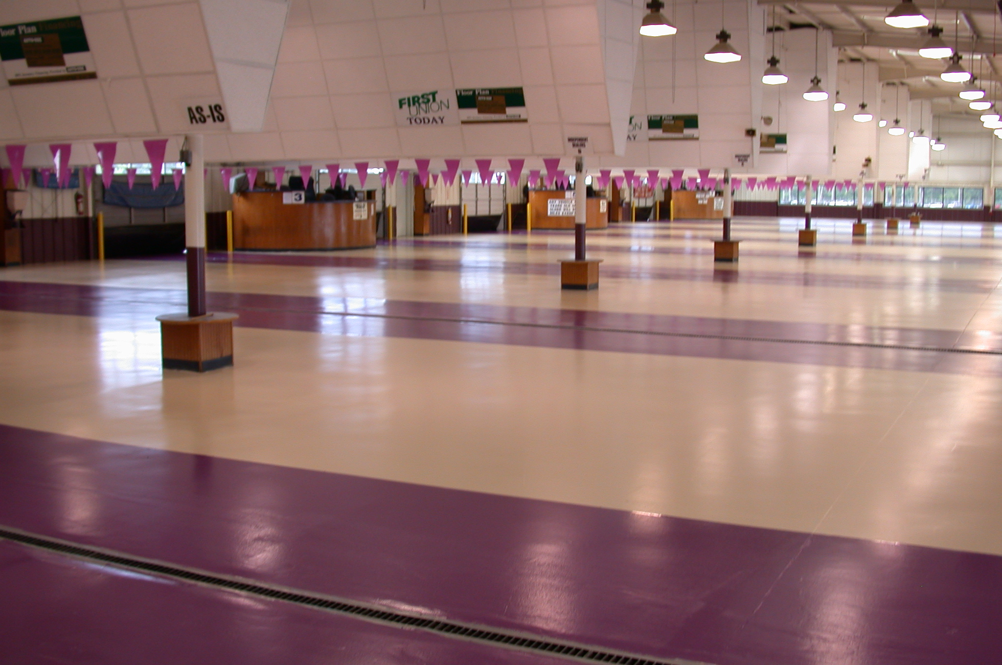 2-Industrial-Epoxy-Flooring-Installation-Carolina-Auto-Auction-By-Liquid-Floors- after no lines 11 Carolina Auto Auction